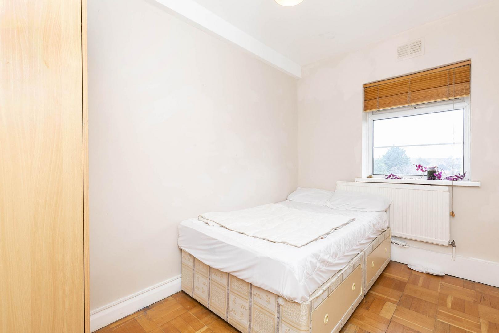 			3 Bedroom, 1 bath, 1 reception Apartment			 Clarendon road, Notting Hill, W11